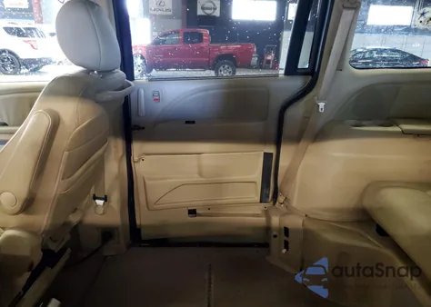 2010 Honda Odyssey Touring z USA, uszkodzony, nr VIN 5FNRL3H90AB063475